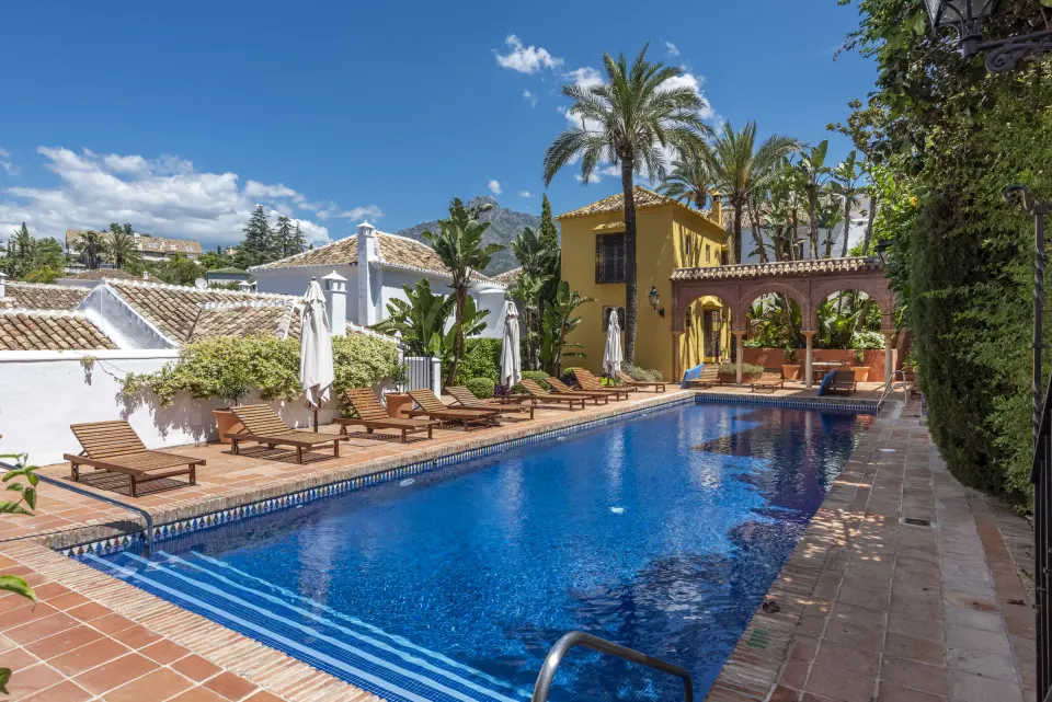 Casa Casares — Townhouse in Lomas Pueblo