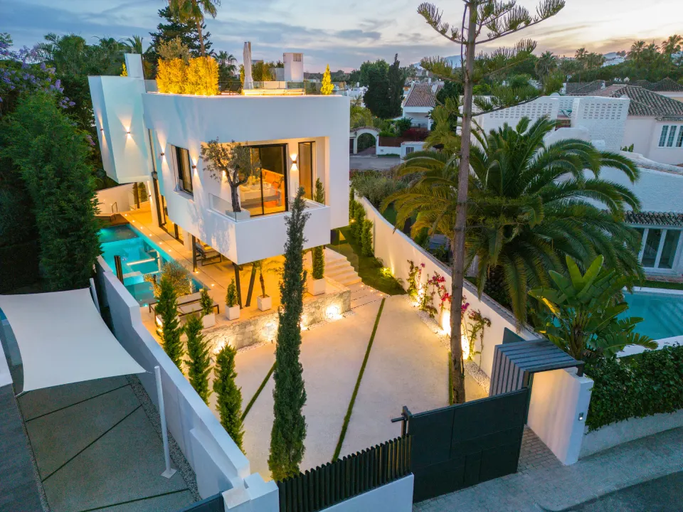 Villa Cypress — Villa in Golden Mile