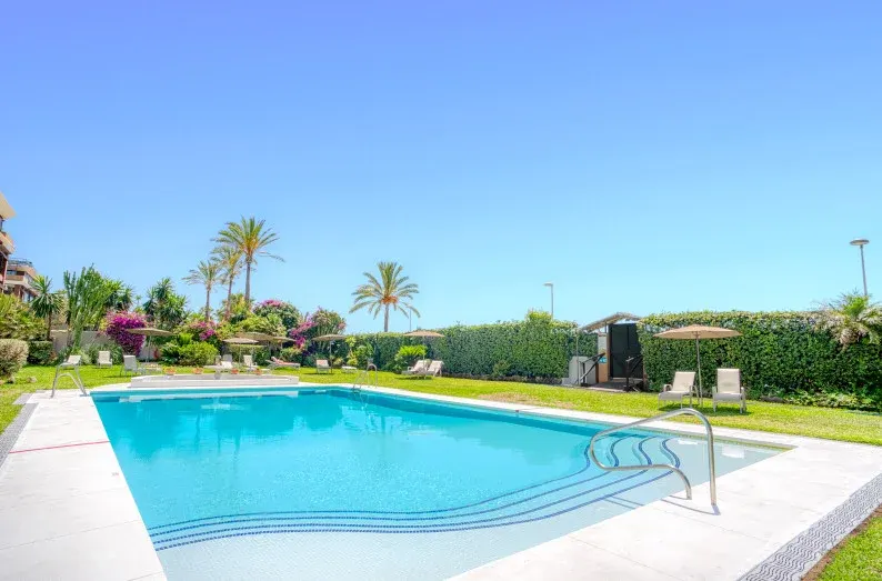 La Herradura — Apartment in Puerto Banús