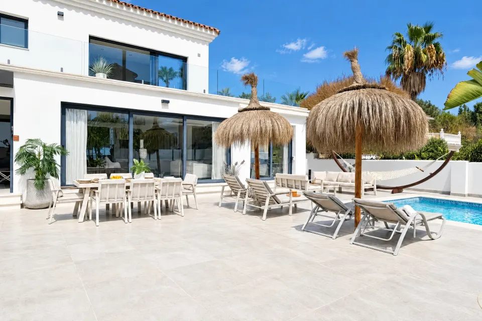 Outdoor dining terrace