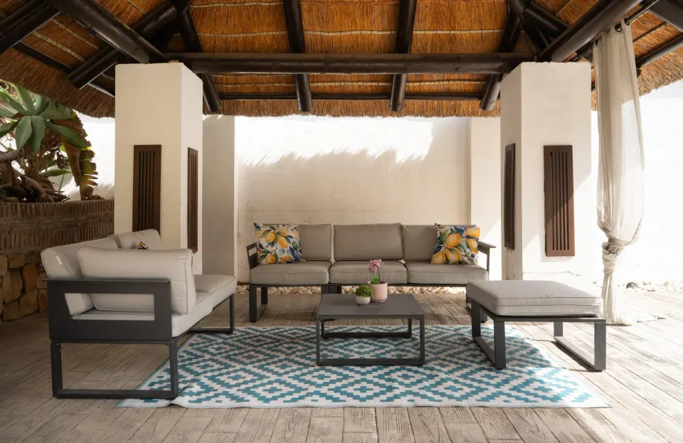 Five-Bedroom Villa with Spa, Gym and Putting Green in Nueva Andalucía — Long-Term Rental