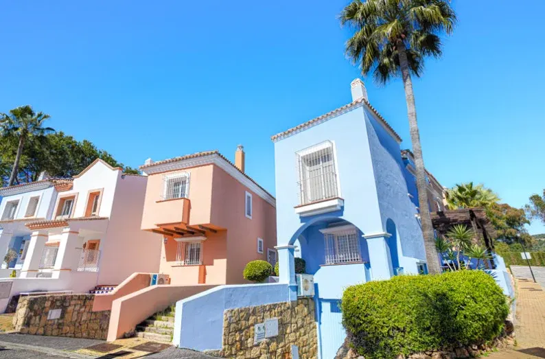 Aloha Lake Village — Townhouse in Nueva Andalucía