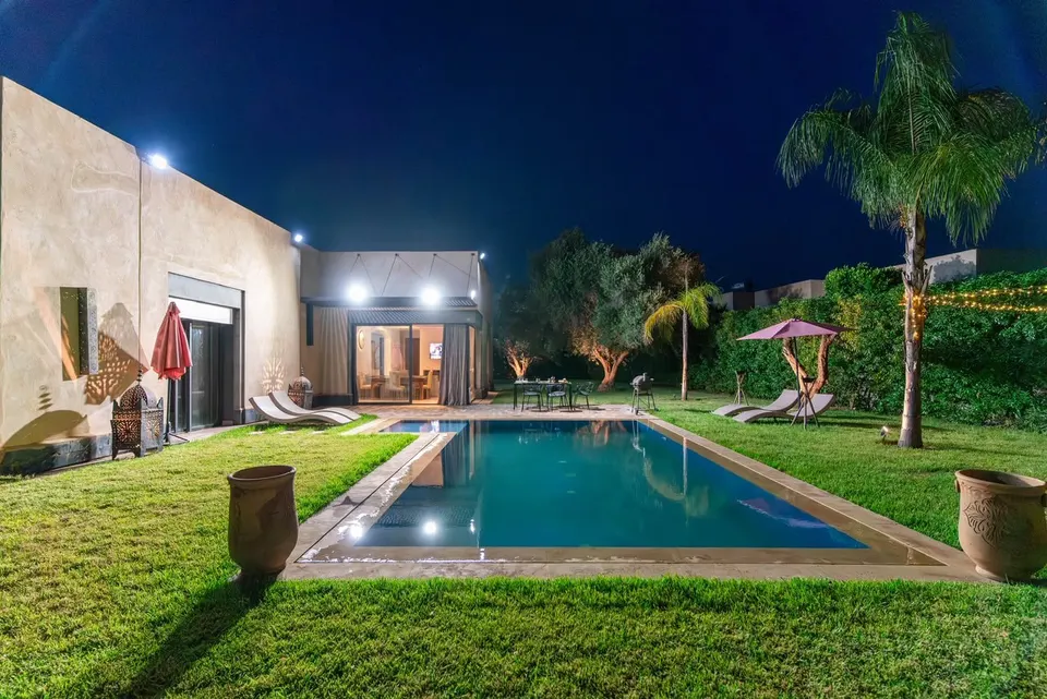 Villa with a heated private pool in a gated residence, Route de Fès, Marrakech