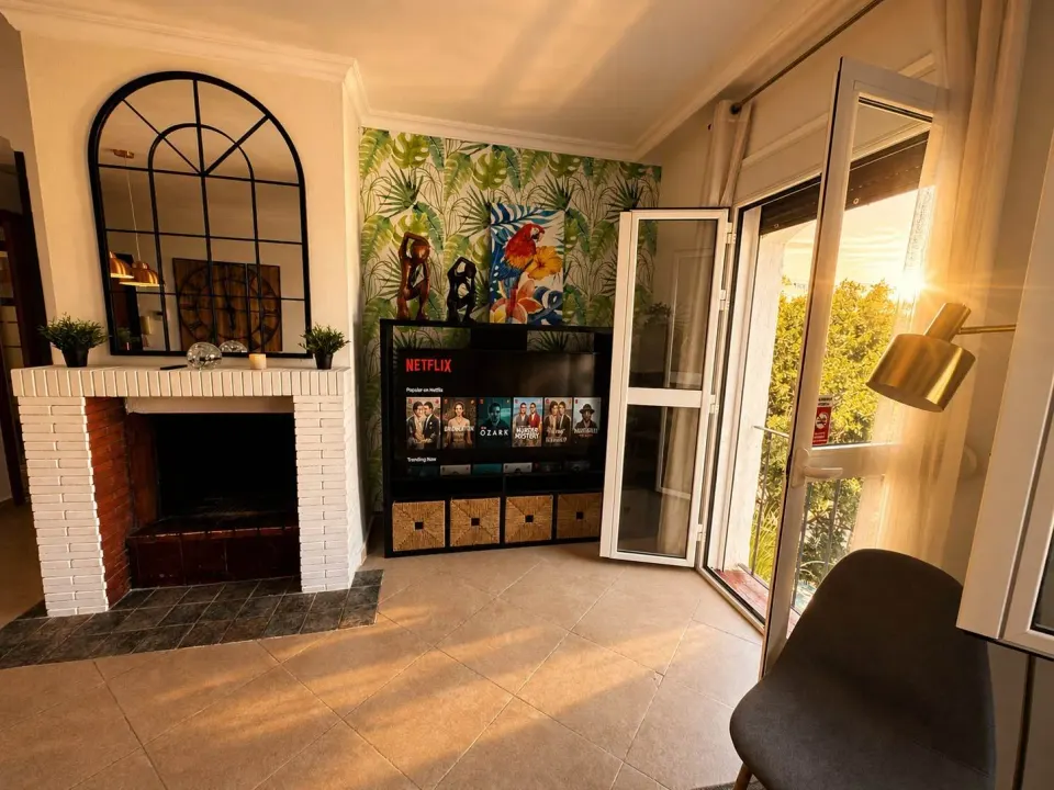 Two-Bedroom Apartment in Puerto Banús — Monthly Rental