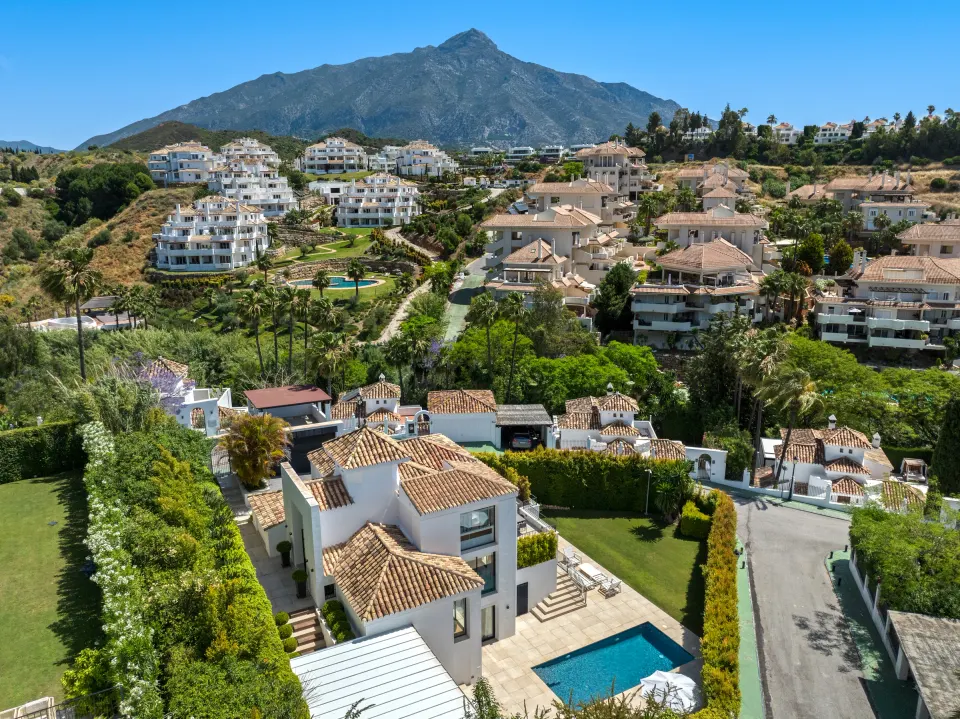 Hill Club 36 — Villa in Los Naranjos Hill Club