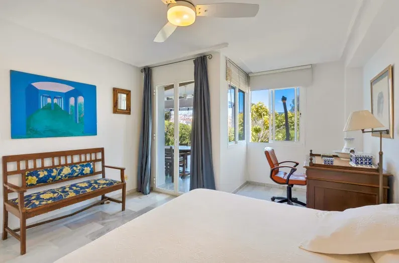 Las Jacarandas — Apartment in Bel-Air