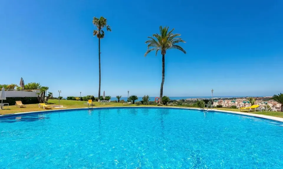 Apartment in Las Terrazas de Lomas del Marbella Club — Golden Mile, long-term rent