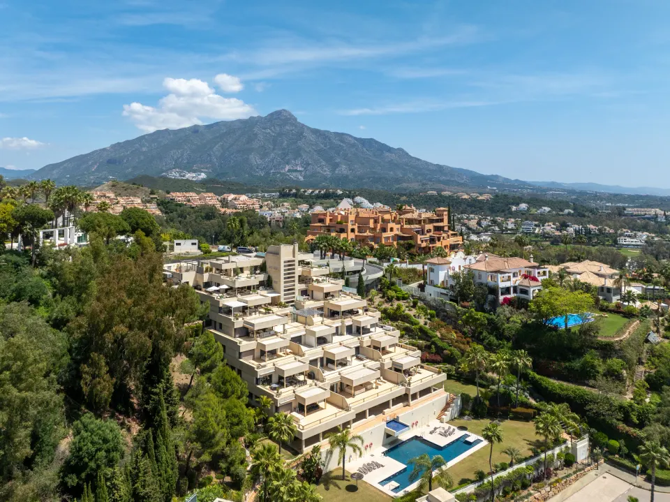 Feroz — Penthouse in Nueva Andalucía
