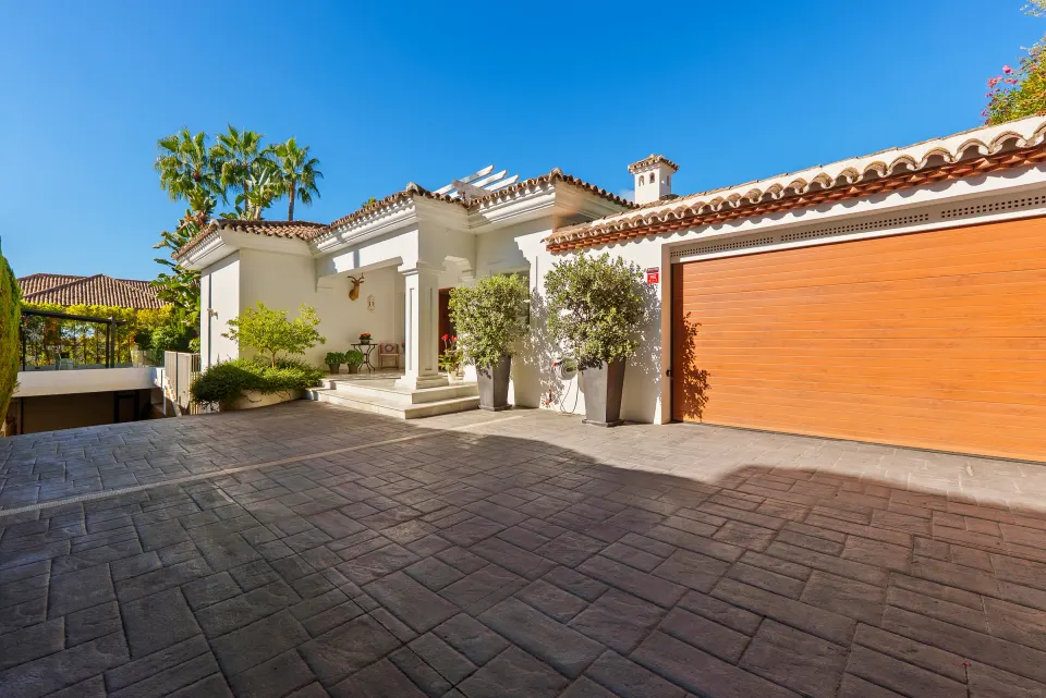 Albinoni 20 — Villa in Sierra Blanca